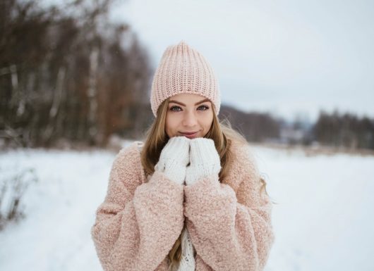 Zimowa stylizacja w pastelowych kolorach