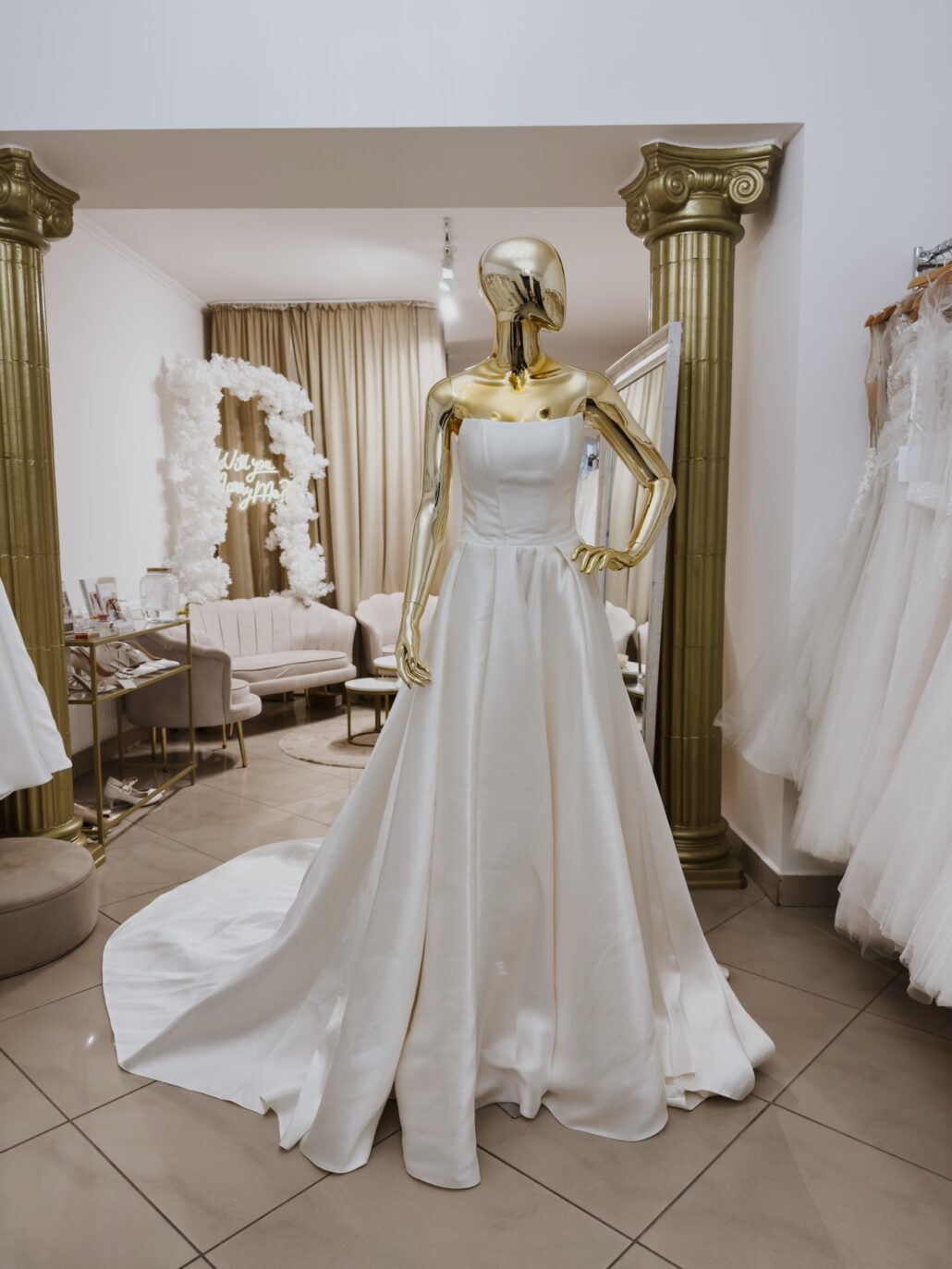 Klasyczna suknia ślubna