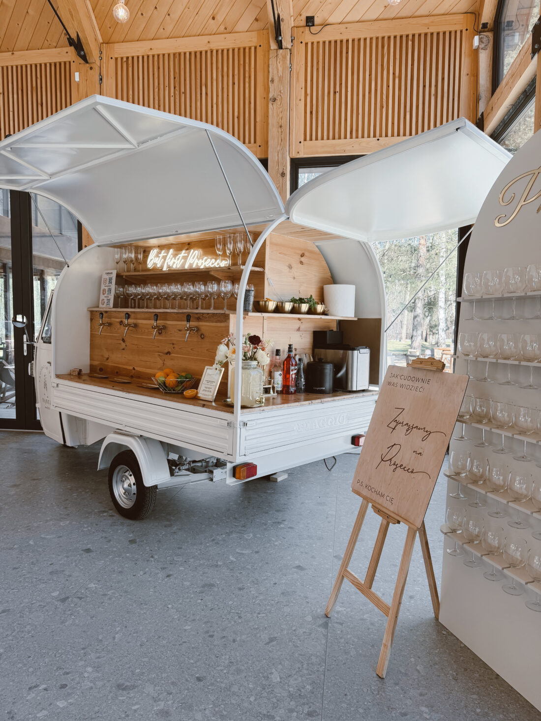 Wesele na ÅšlÄ…sku z Prosecco Van w Sali Boho Pogoria