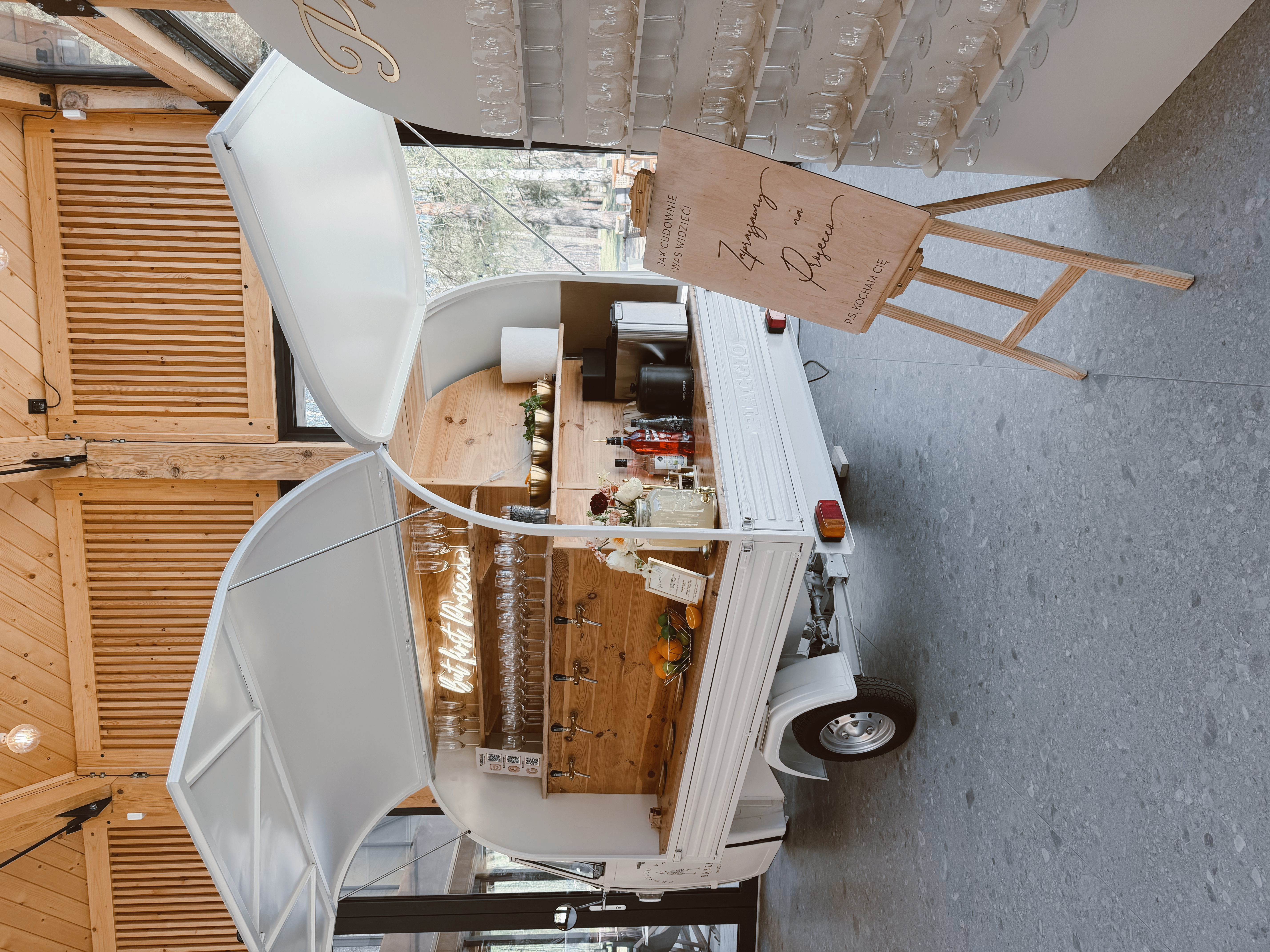 Wesele na Śląsku z Prosecco Van w Sali Boho Pogoria