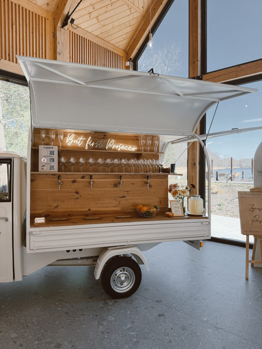 Wesele na Śląsku z Prosecco Van w Sali Boho Pogoria